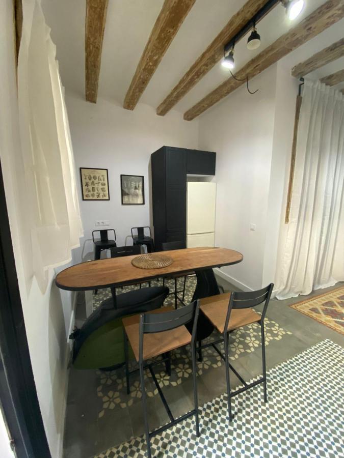 برشلونة Spacious Modern Apartment In The Vibrant El Raval المظهر الخارجي الصورة